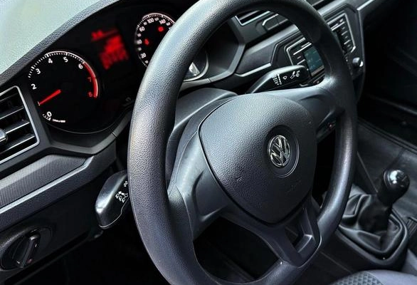 imagem-https://www.socarrao.com.br/sc-vehicle-images-prod/1032882/1777309133136-7976022_13_B_476b3f3394.jpeg