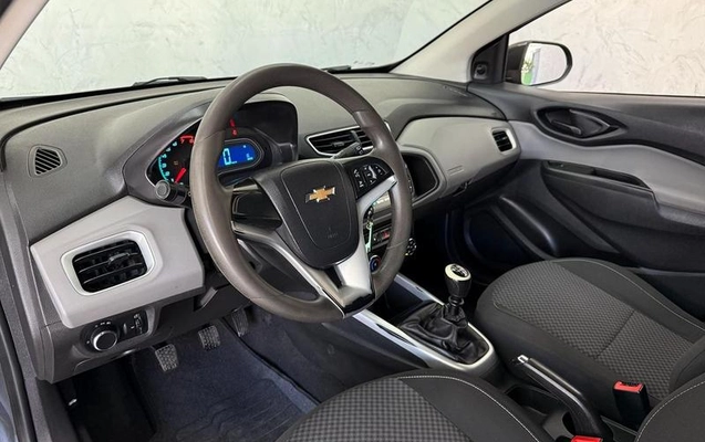 imagem-https://www.socarrao.com.br/sc-vehicle-images-prod/1032884/1786709484849-7971555_3_B_7559262cd4.jpeg