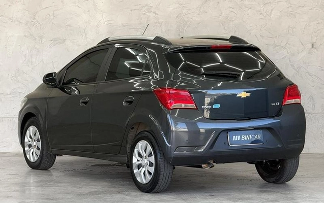 imagem-https://www.socarrao.com.br/sc-vehicle-images-prod/1032884/1786709484849-7971555_4_B_a5f3038771.jpeg