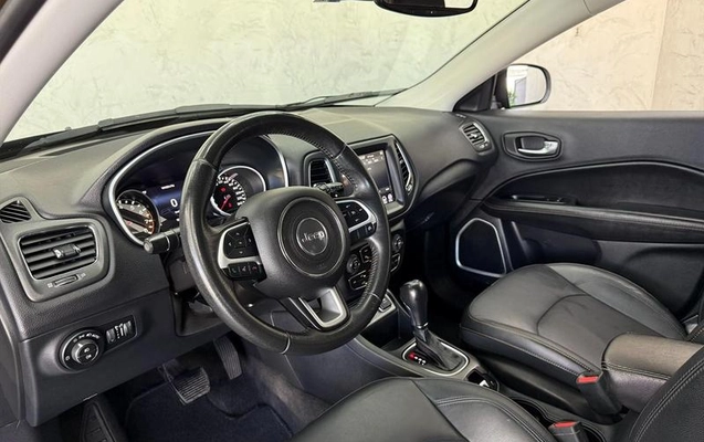 imagem-https://www.socarrao.com.br/sc-vehicle-images-prod/1032922/1786709495226-7985581_9_B_81996b3152.jpeg