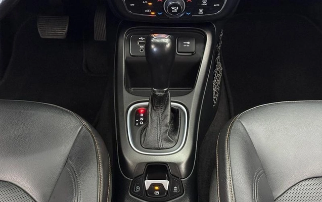 imagem-https://www.socarrao.com.br/sc-vehicle-images-prod/1032922/1786709495232-7985581_8_B_51b094ee47.jpeg