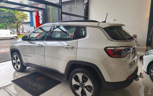 imagem-https://www.socarrao.com.br/sc-vehicle-images-prod/1033369/1787167239488-8032654_5_B_4dccef8bcf.jpeg