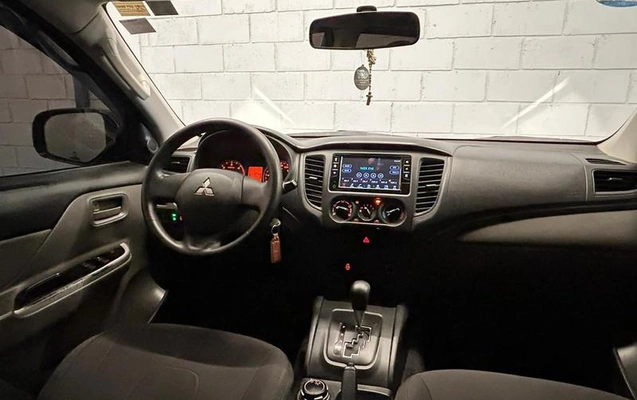 imagem-https://www.socarrao.com.br/sc-vehicle-images-prod/1033614/1782828868816-8031367_14_B_6f42323878.jpeg