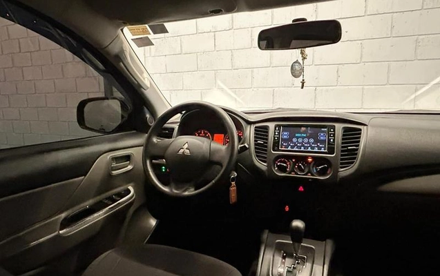 imagem-https://www.socarrao.com.br/sc-vehicle-images-prod/1033614/1782828868818-8031367_14_B_5d064d7092.jpeg