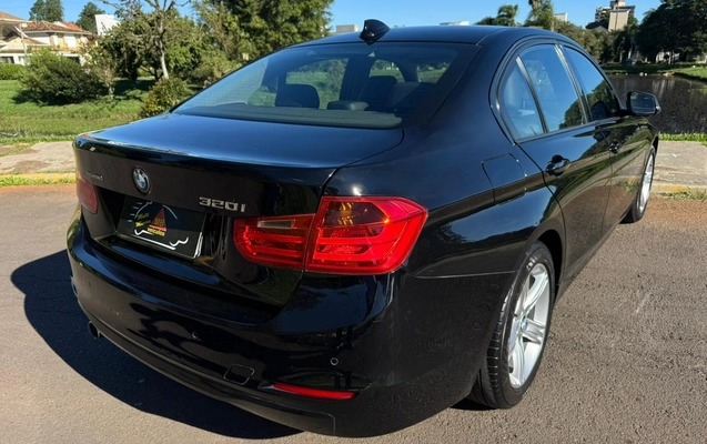 imagem-https://www.socarrao.com.br/sc-vehicle-images-prod/1033649/1777320034775-V2hhdHNBcHAgSW1hZ2UgMjAyNi0wNC0yNyBhdCAxNi4wNi4yNCAoNCkuanBlZw.jpeg