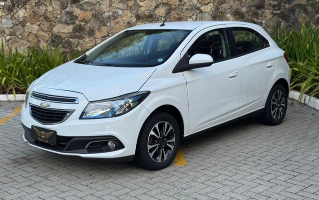imagem-https://www.socarrao.com.br/sc-vehicle-images-prod/1033793/1777321012545-003_17fcec6e7dac17cc8c06a6584c691a3f.jpeg