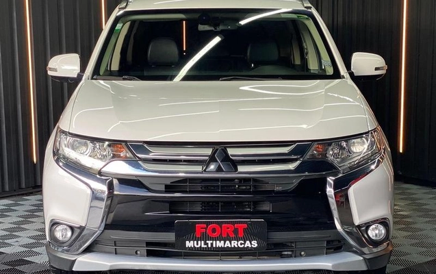 imagem-https://www.socarrao.com.br/sc-vehicle-images-prod/1034031/1783429733000-8006816_0_B_0ab91bb304.jpeg