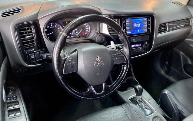 imagem-https://www.socarrao.com.br/sc-vehicle-images-prod/1034031/1783429733003-8006816_1_B_68899467dc.jpeg