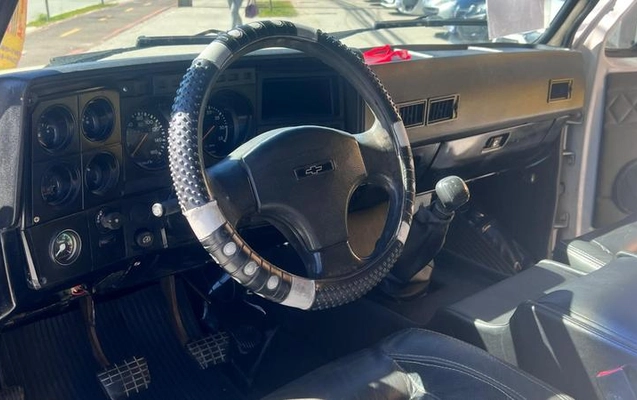 imagem-https://www.socarrao.com.br/sc-vehicle-images-prod/1035251/1785328054468-8021191_9_B_9ba9e1e3b1.jpeg