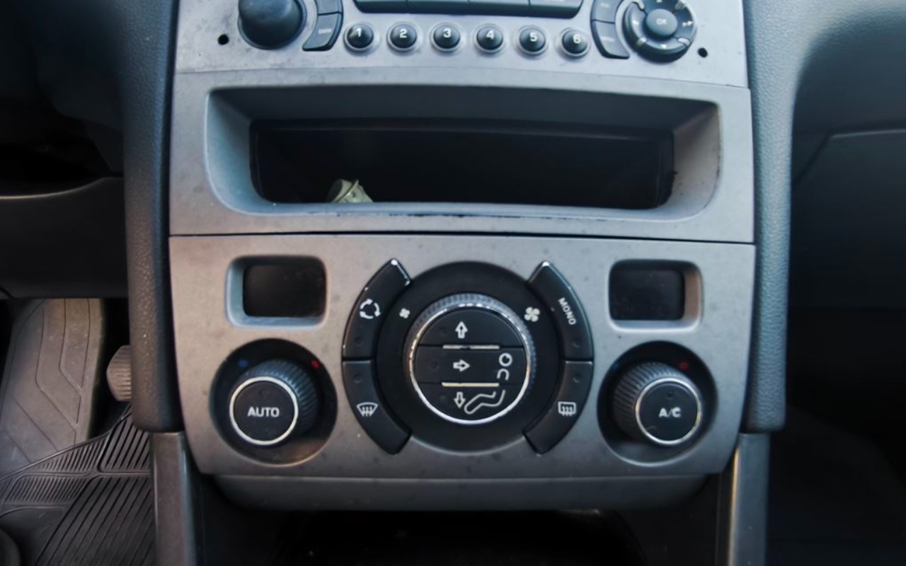 imagem-https://www.socarrao.com.br/sc-vehicle-images-prod/1035300/1778190752342-SU1HXzIwMjYwNTA3XzE3Mjc0MyAoQ29weSkuanBn.jpg