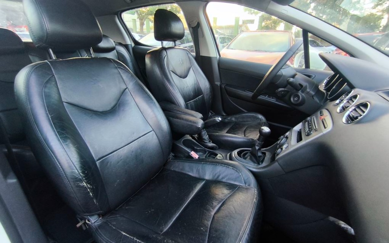 imagem-https://www.socarrao.com.br/sc-vehicle-images-prod/1035300/1778190752447-SU1HXzIwMjYwNTA3XzE3MjgwOSAoQ29weSkuanBn.jpg