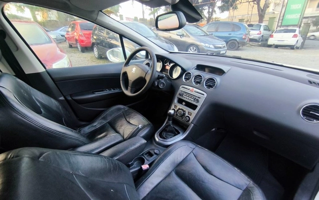 imagem-https://www.socarrao.com.br/sc-vehicle-images-prod/1035300/1778190752588-SU1HXzIwMjYwNTA3XzE3MjgyMCAoQ29weSkuanBn.jpg