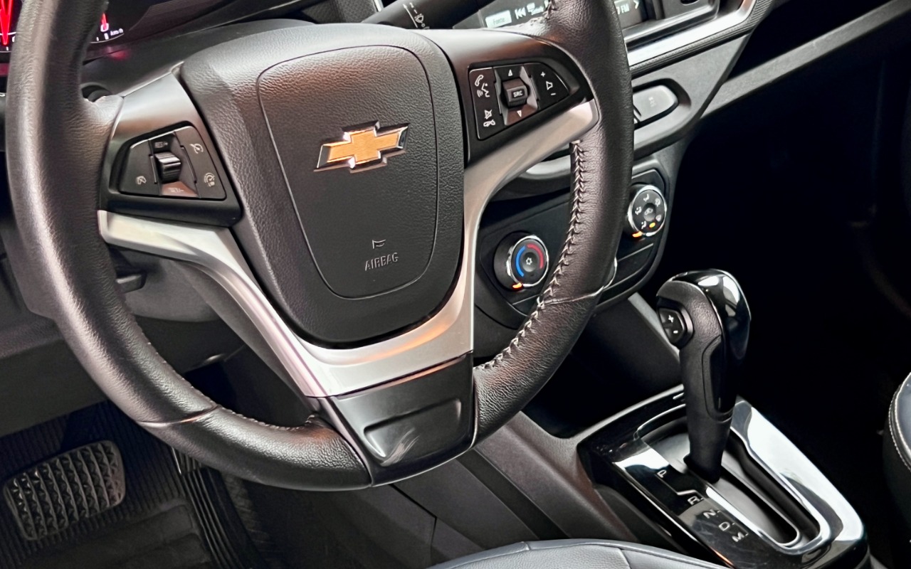 imagem-https://www.socarrao.com.br/sc-vehicle-images-prod/1035356/1777381811651-SU1HXzYyMDQuanBn.jpg