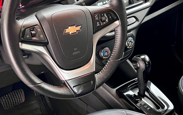 imagem-https://www.socarrao.com.br/sc-vehicle-images-prod/1035356/1777381811651-SU1HXzYyMDQuanBn.jpg