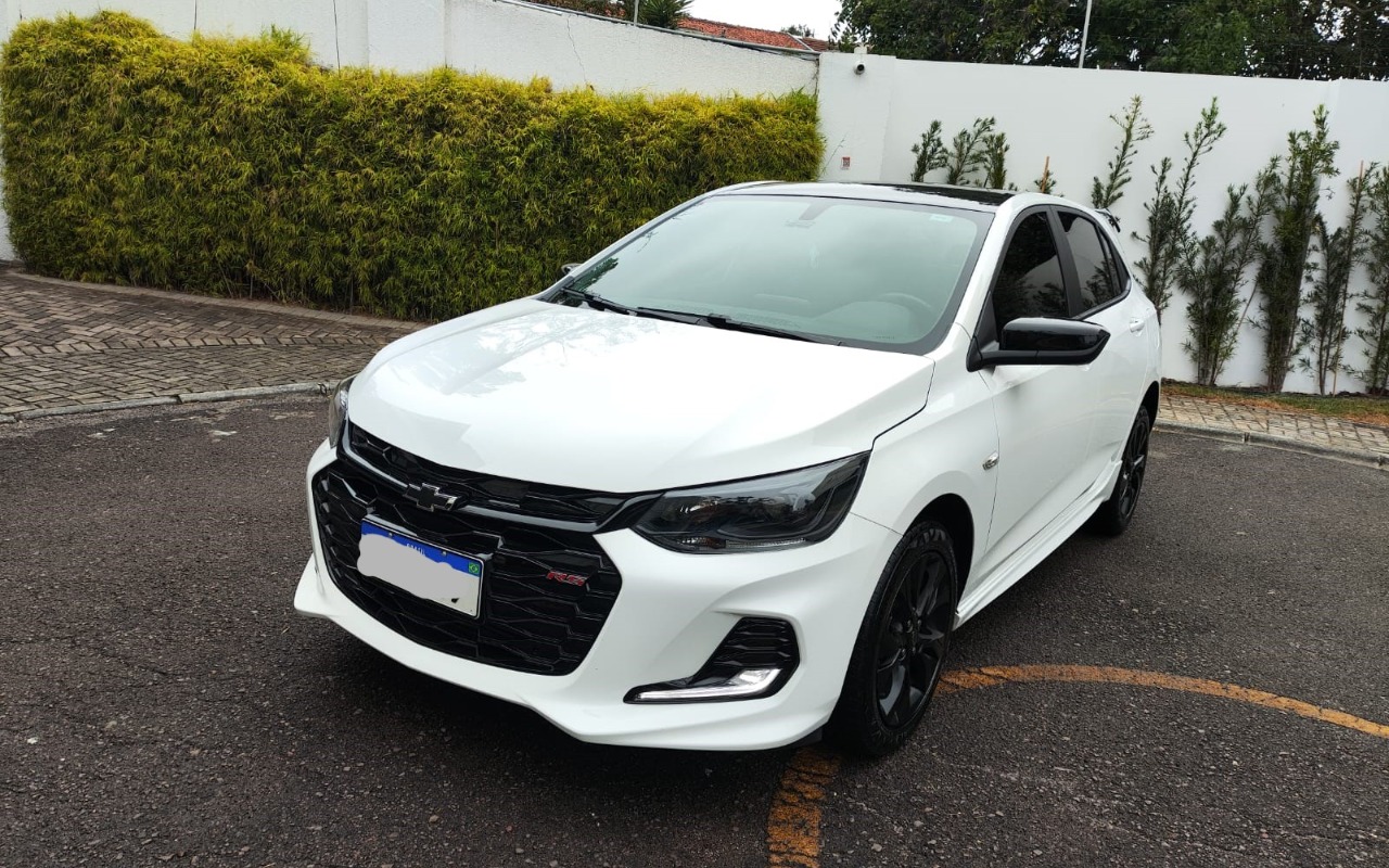 Chevrolet Onix HATCH RS 1.0 TB 12V Flex 5p Aut. na cor Branco em Curitiba / PR - 1035368