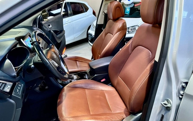 imagem-https://www.socarrao.com.br/sc-vehicle-images-prod/1035531/1777383417573-USgzw8EvY9P1JRHC0LgdcFp07vwqA8g9.jpg