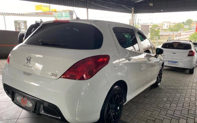 imagem-https://www.socarrao.com.br/sc-vehicle-images-prod/1035568/1780920682607-8030236_5_B_e7f8626be3.jpeg