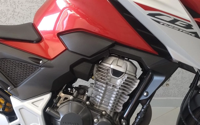 imagem-https://www.socarrao.com.br/sc-vehicle-images-prod/1035613/1777385380974-V2hhdHNBcHAgSW1hZ2UgMjAyNi0wNC0xOCBhdCAxMi4wNy4xOC5qcGVn.jpeg