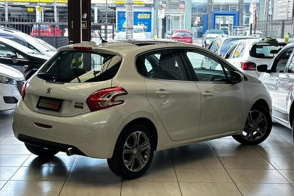 imagem-https://www.socarrao.com.br/sc-vehicle-images-prod/1035972/1786103031302-7841840_12_B_08db3354f6.jpeg