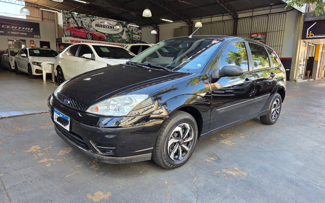 Ford Focus 1.6 S/SE/SE Plus Flex 8V/16V 5p na cor Preto em Maringá / PR - 1036026