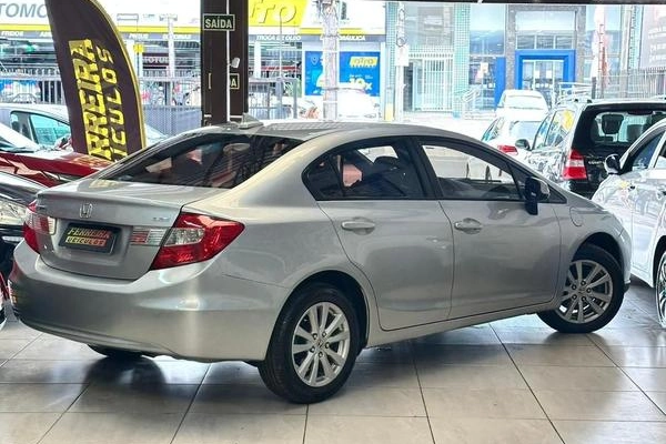 imagem-https://www.socarrao.com.br/sc-vehicle-images-prod/1036058/1788964788922-7780627_9_B_88263edf0e.jpeg