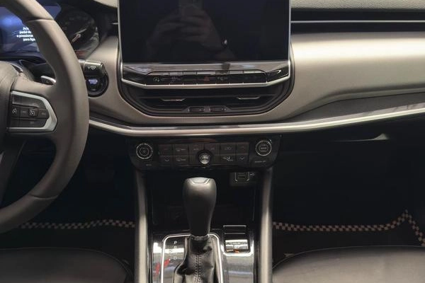 imagem-https://www.socarrao.com.br/sc-vehicle-images-prod/1036060/1786103127188-7741848_12_B_c7a77a07d1.jpeg