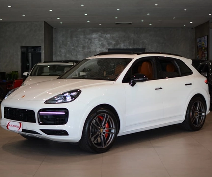 Porsche Cayenne Turbo 4.0 V8 550cv 2023 Branco — foto 1 de 3