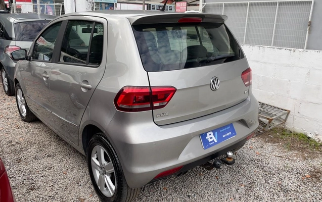 imagem-https://www.socarrao.com.br/sc-vehicle-images-prod/1036230/1777398050812-V2hhdHNBcHAgSW1hZ2UgMjAyNi0wNC0yOCBhdCAxNC4zOC41OCAoMSkuanBlZw.jpeg