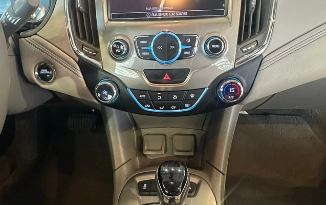 imagem-https://www.socarrao.com.br/sc-vehicle-images-prod/1036307/1777400082137-003_8fef1496f90a7ac9a784cd2b785e4790.jpeg