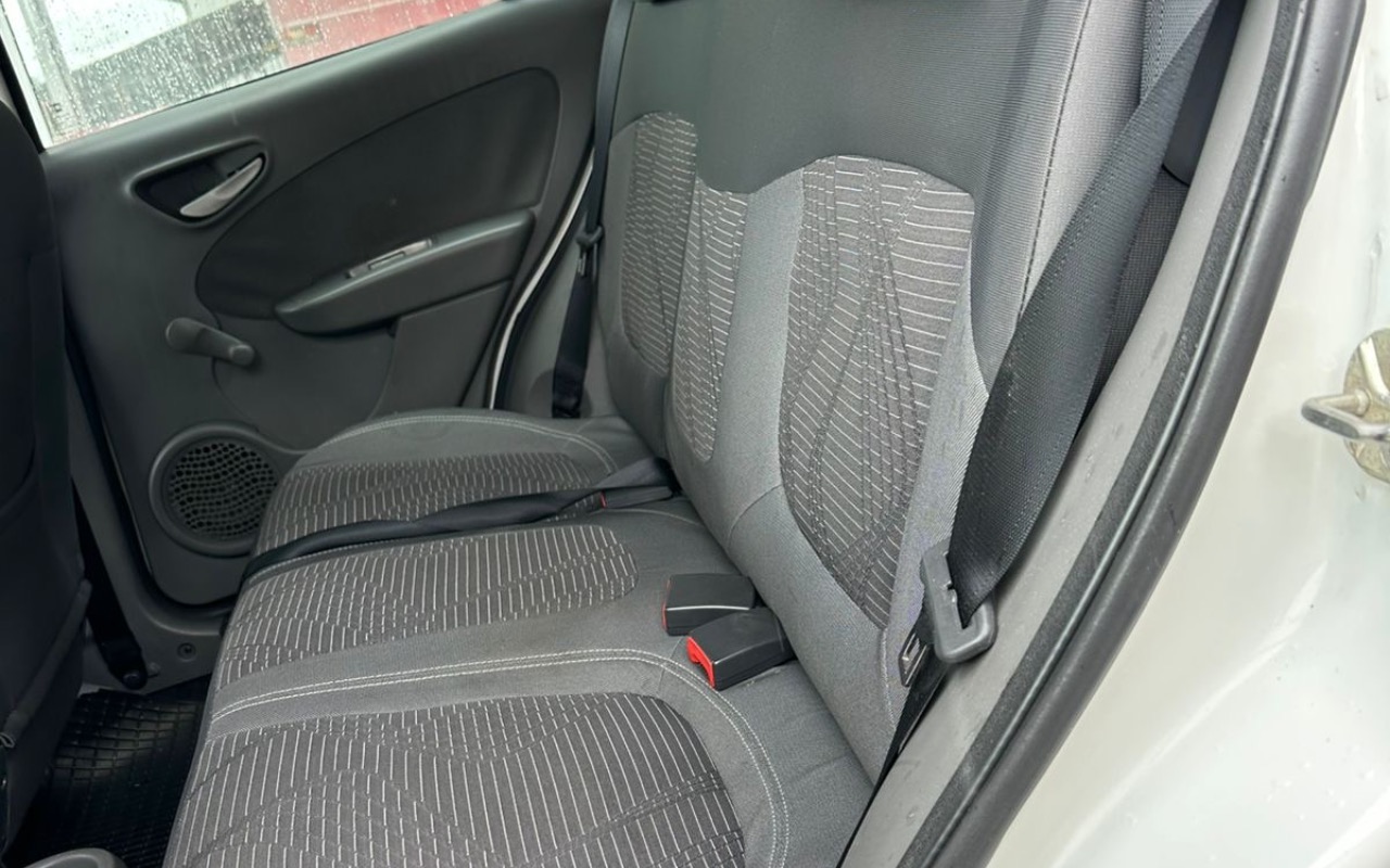 imagem-https://www.socarrao.com.br/sc-vehicle-images-prod/1036440/1777907498961-M2FiOGI0OTktNTBiYy00ZmM2LTkwY2MtMGNmYzQ5MmJjODA3LmpwZWc.jpeg