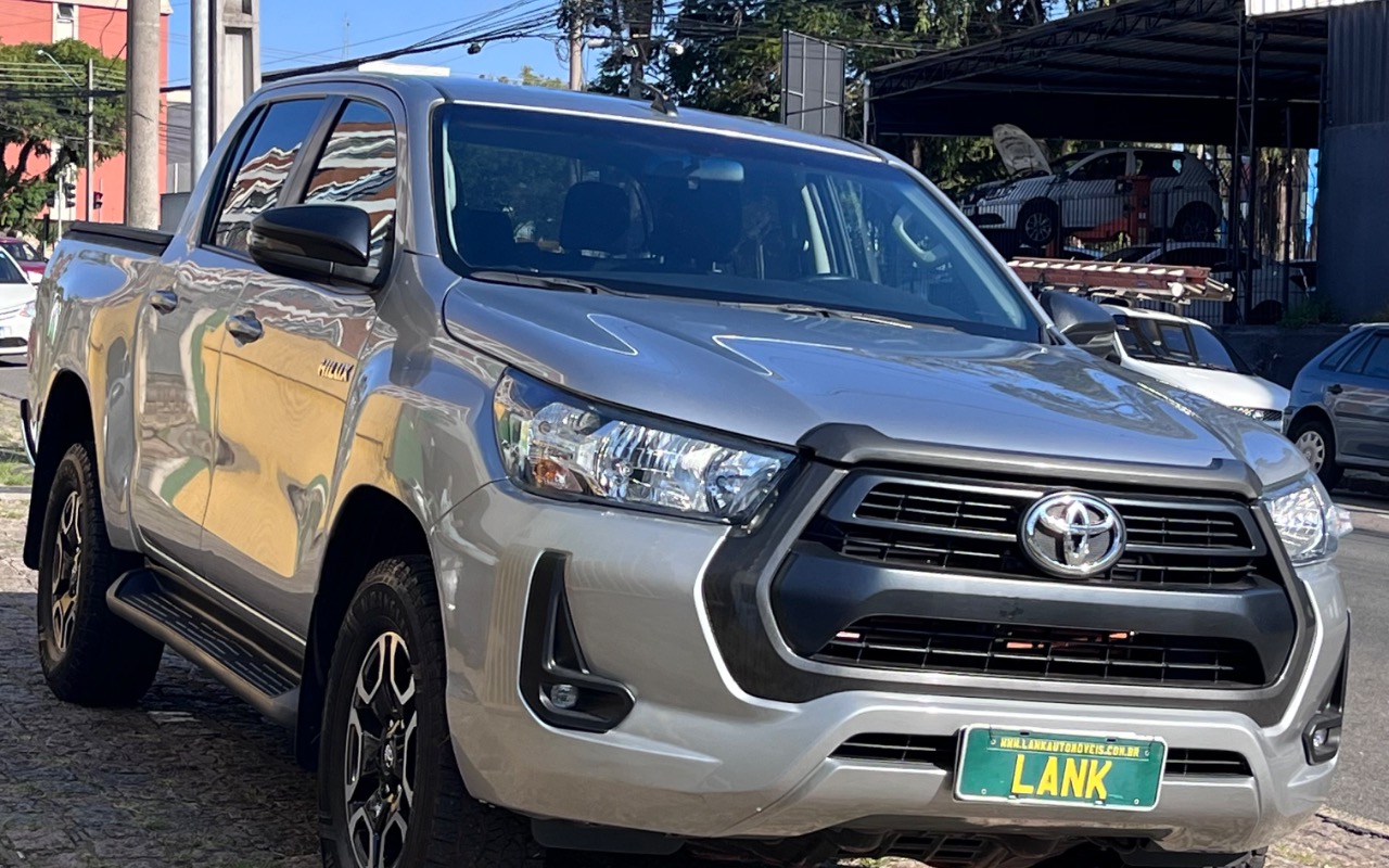 Toyota Hilux CD SR 4x4 2.8 TDI Diesel Aut. na cor Preto em Curitiba / PR - 1036463