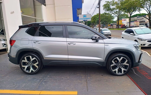 imagem-https://www.socarrao.com.br/sc-vehicle-images-prod/1036489/1777403631142-VlcgVEFPUyAxLjQgMjUwIFRTSSBUT1RBTCBGTEVYIEhJR0hMSU5FIDIwMjQgUFJBVEEgOC5qcGc.jpg