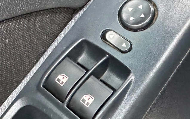 imagem-https://www.socarrao.com.br/sc-vehicle-images-prod/1036616/1777405811359-6_045113.jpg