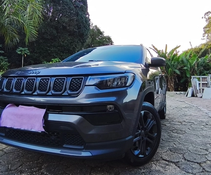 Jeep Compass 2022 Cinza — foto 1 de 3