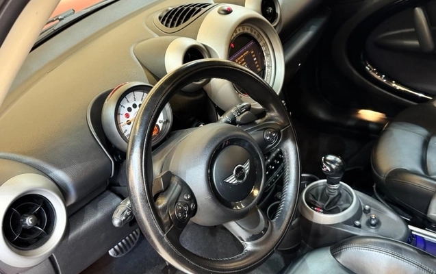imagem-https://www.socarrao.com.br/sc-vehicle-images-prod/1036782/1777408357003-13_035930.jpg