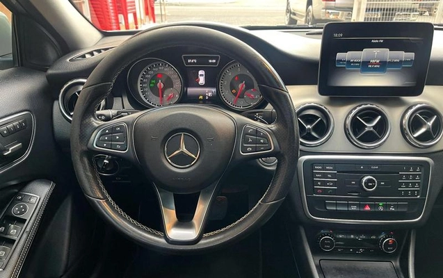 imagem-https://www.socarrao.com.br/sc-vehicle-images-prod/1036914/1783347025836-7757519_11_B_94f1b588bd.jpeg