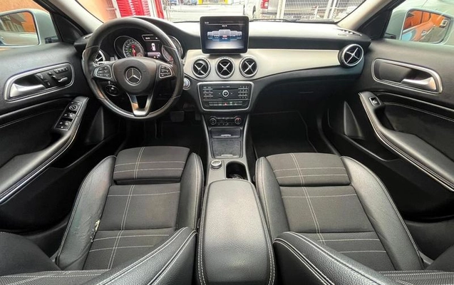 imagem-https://www.socarrao.com.br/sc-vehicle-images-prod/1036914/1783347025839-7757519_13_B_a3736fa4a5.jpeg