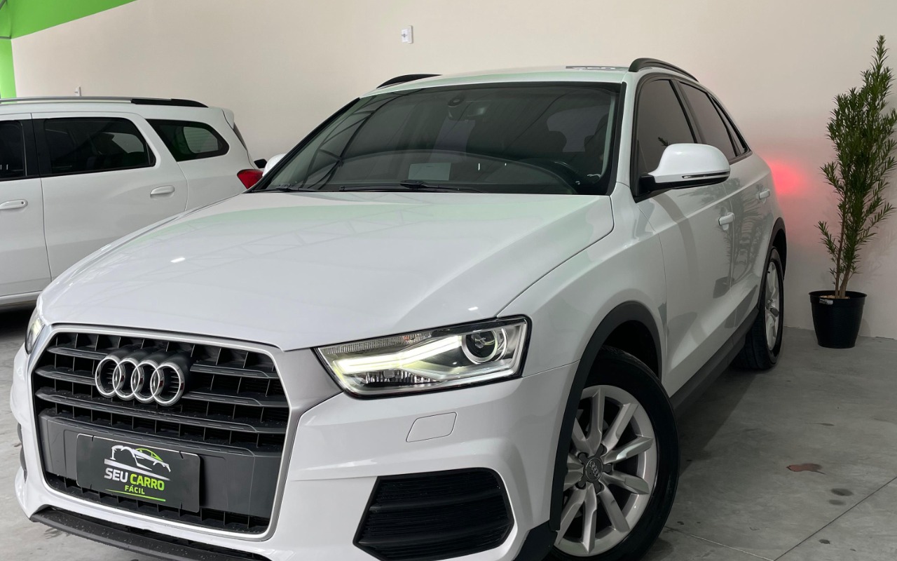 Audi Q3 1.4 TFSI/TFSI Flex S-tronic 5p na cor Branco em Joinville / SC - 1037149