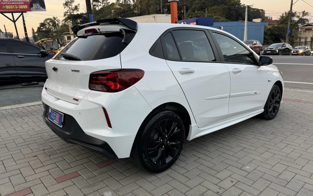 imagem-https://www.socarrao.com.br/sc-vehicle-images-prod/1037649/1777465910930-003_30d575cf359875a2ee4d55675671c5fb.jpeg