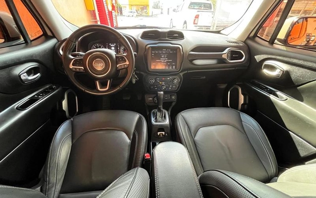 imagem-https://www.socarrao.com.br/sc-vehicle-images-prod/1037850/1780666728184-7978976_6_B_84084831ca.jpeg