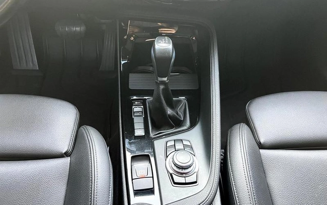 imagem-https://www.socarrao.com.br/sc-vehicle-images-prod/1037891/1778330229958-7906600_17_B_2f84282792.jpeg
