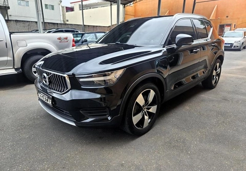 Volvo XC40 2022 Preto — foto 1 de 3