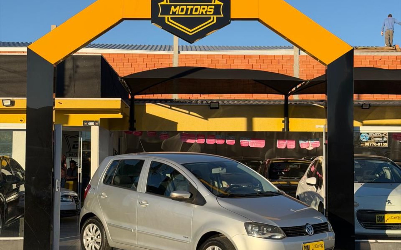 Volkswagen Fox 1.0 Mi Total Flex 8V 5p na cor Prata em Campina Grande do Sul / PR - 1037965