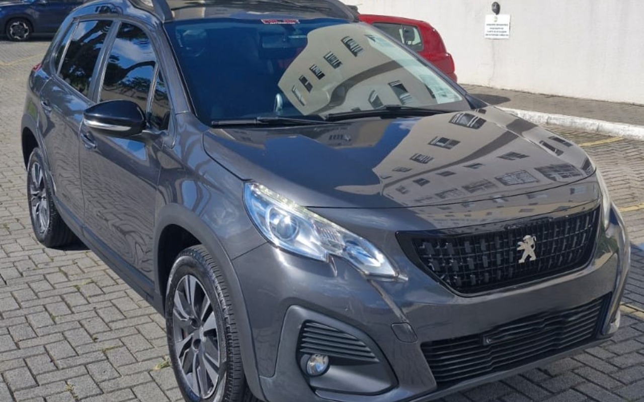 Peugeot 2008 2022 Cinza — foto 1 de 3