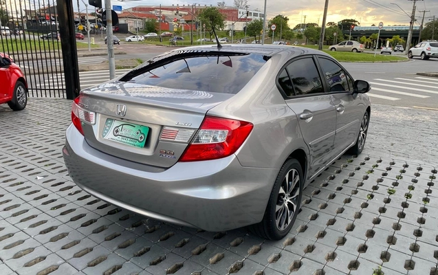 imagem-https://www.socarrao.com.br/sc-vehicle-images-prod/1038027/1777474658030-Ny5qcGc.jpg