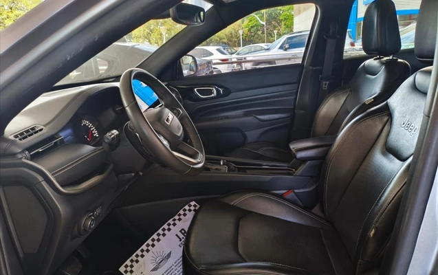 imagem-https://www.socarrao.com.br/sc-vehicle-images-prod/1038384/1777981968409-8d6f9d34-4a9d-4e2f-9a6c-3da5a1ac543520260429133819.jpeg