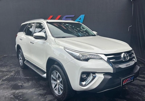 Toyota Hilux SW4 2019 Branco — foto 1 de 3
