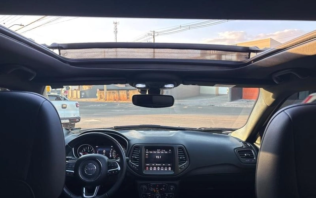 imagem-https://www.socarrao.com.br/sc-vehicle-images-prod/1039788/1789422162621-7866373_5_B_f020e90ee2.jpeg