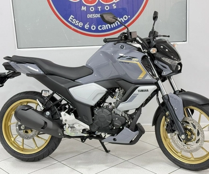 YAMAHA FZ15 150 FAZER CONNECTED FLEX 2026 Cinza — foto 1 de 3