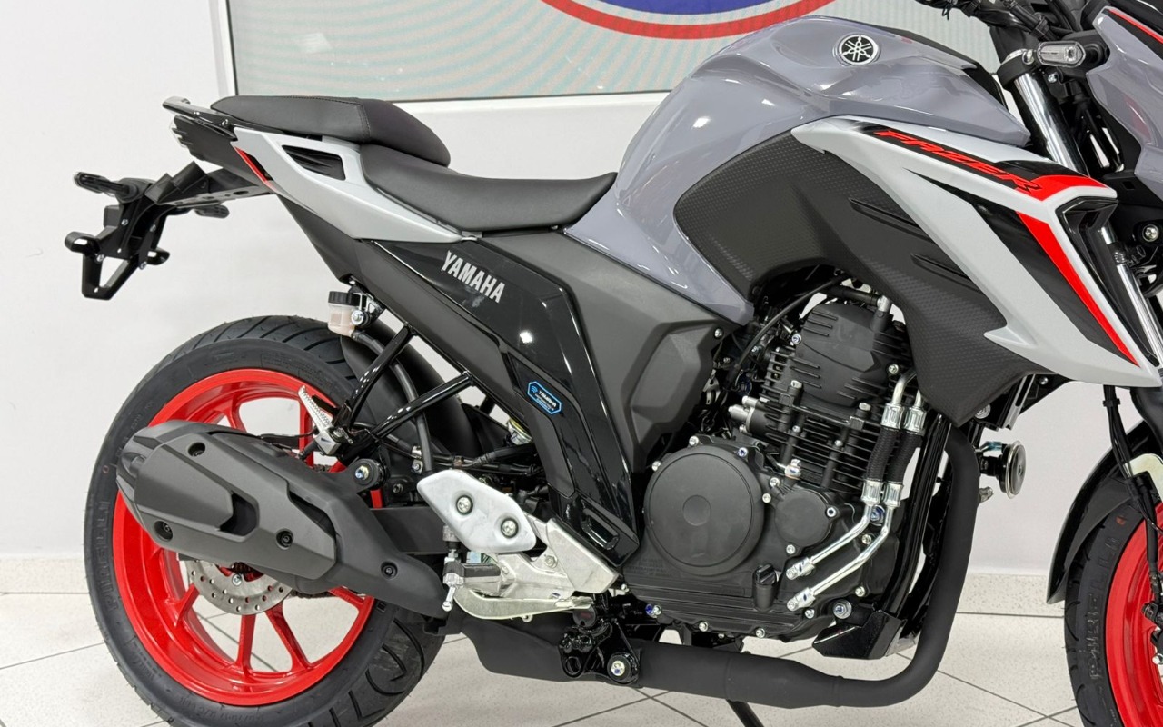imagem-https://www.socarrao.com.br/sc-vehicle-images-prod/1040389/1777487339096-V2hhdHNBcHAgSW1hZ2UgMjAyNi0wNC0wNiBhdCAxMC4wOS4yNCAoMikuanBlZw.jpeg